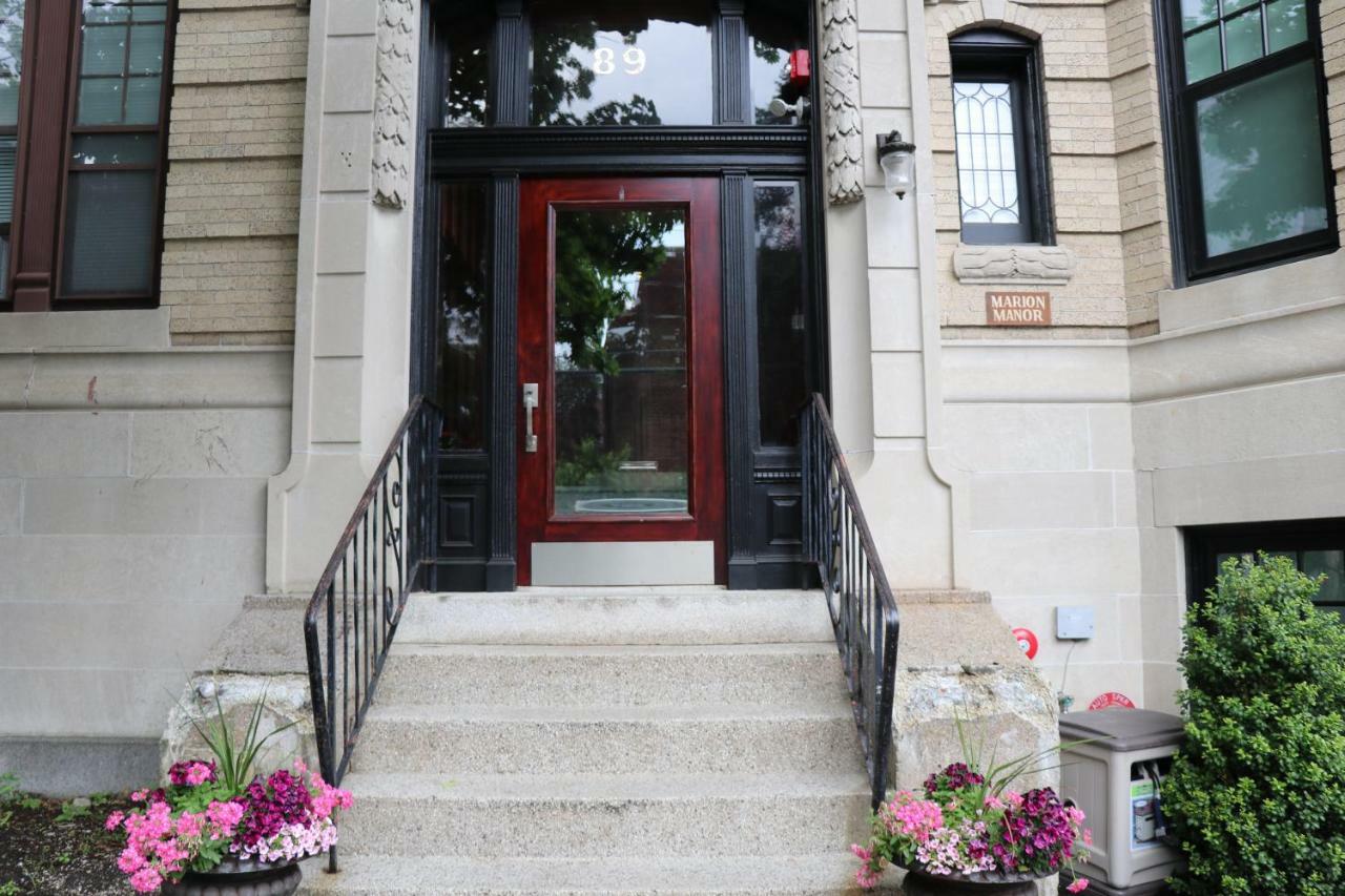 A Stylish Stay W/ A Queen Bed, Heated Floors.. #36 Brookline Eksteriør billede