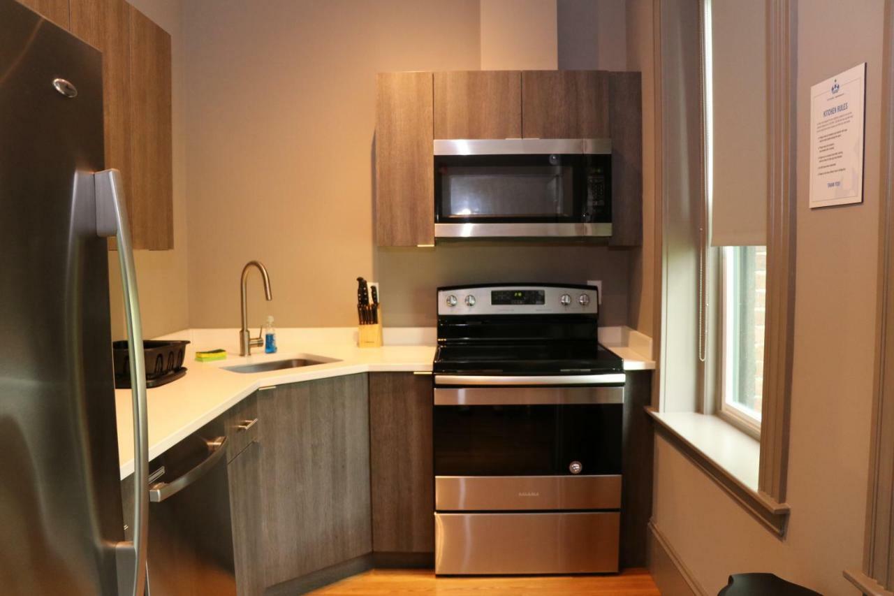 A Stylish Stay W/ A Queen Bed, Heated Floors.. #36 Brookline Eksteriør billede
